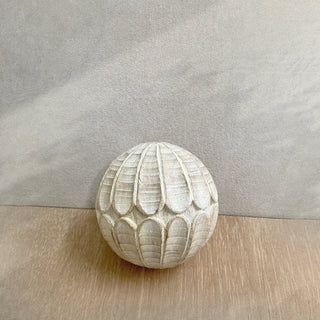 Rustic Elegance – Hand-Carved Wooden Decor Balls