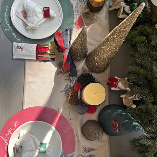 CHRISTMAS VILLAGE TABLE RUNNER